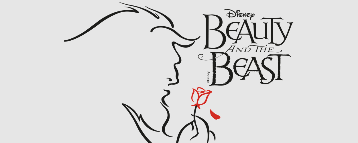 Josje Huisman als Belle in Beauty and the Beast van Marmalade