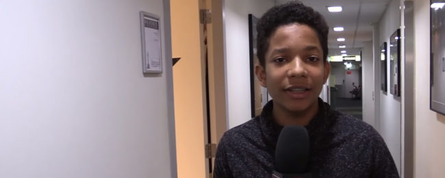 Zoon van Nurlaila Karim interviewt castleden The Bodyguard