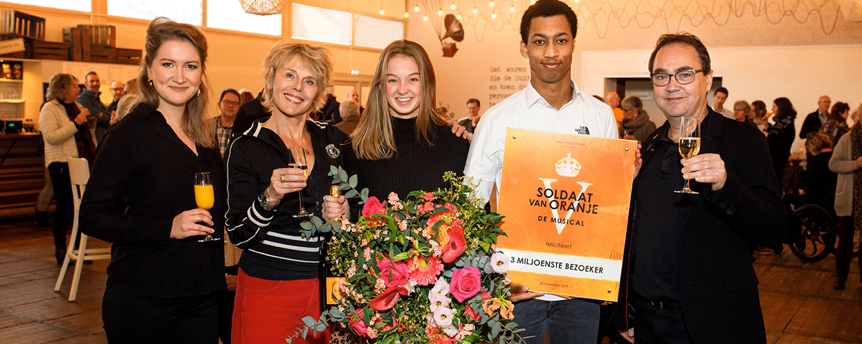 Soldaat van Oranje ontvangt 3 miljoenste bezoeker