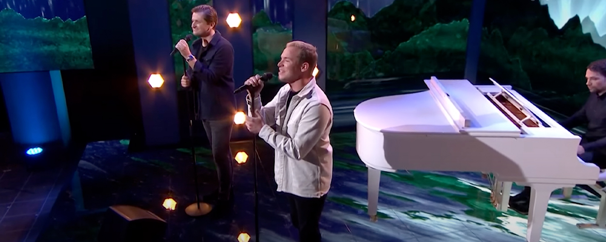 Terugkijken: Brecht van Arnhem en David van de Tempel zingen De nacht bloeide op uit Titanic