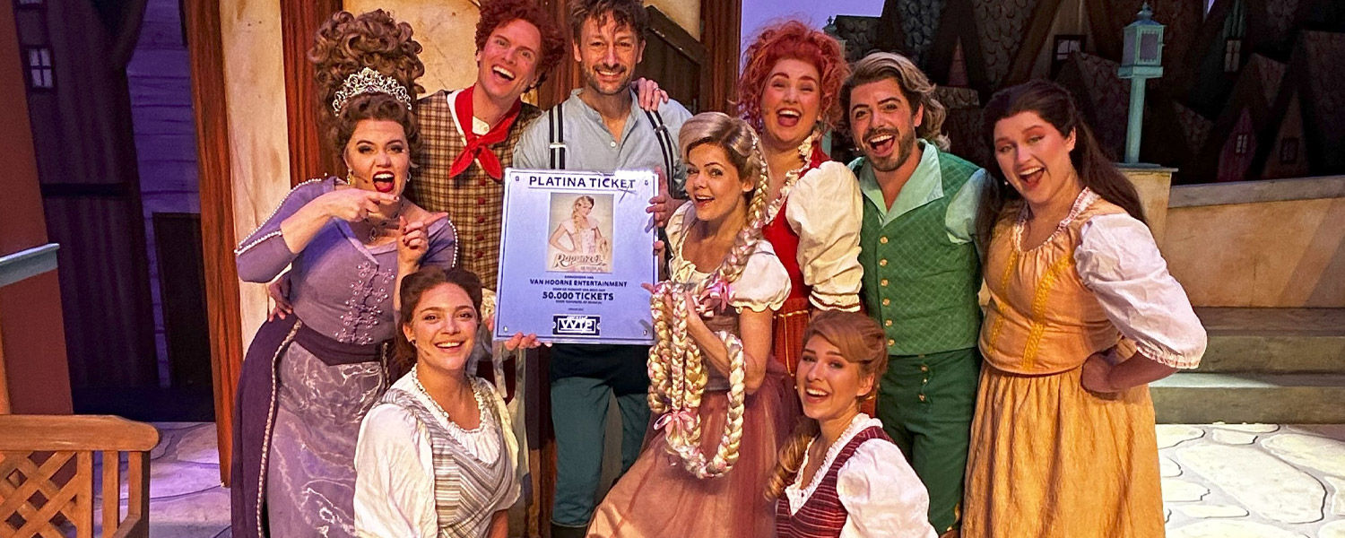 Cast van Rapunzel de Musical verrast met Platina Ticket Award