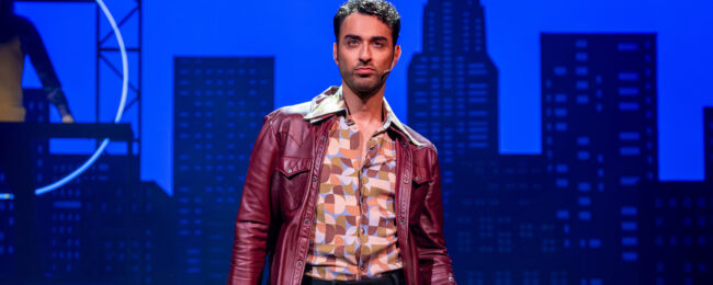 Scènefoto’s van Davy Reedijk als Tony Manero in Saturday Night Fever