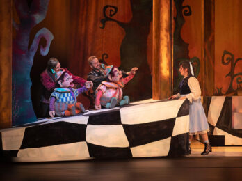 Scènefoto van Alice in Wonderland (2026)