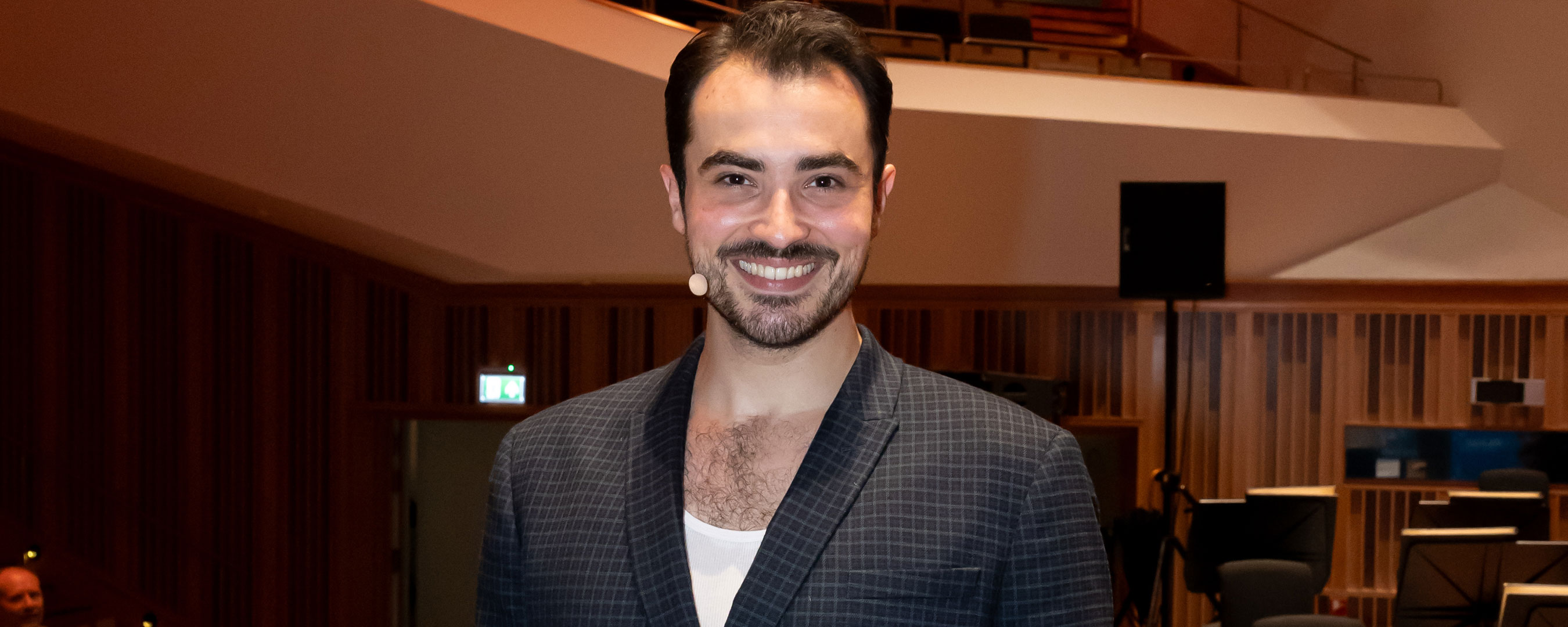 Milan van Waardenburg geeft theaterconcert gebaseerd op eigen boek