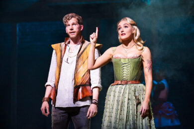 Scènefoto van & Juliet