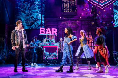 Scènefoto van & Juliet