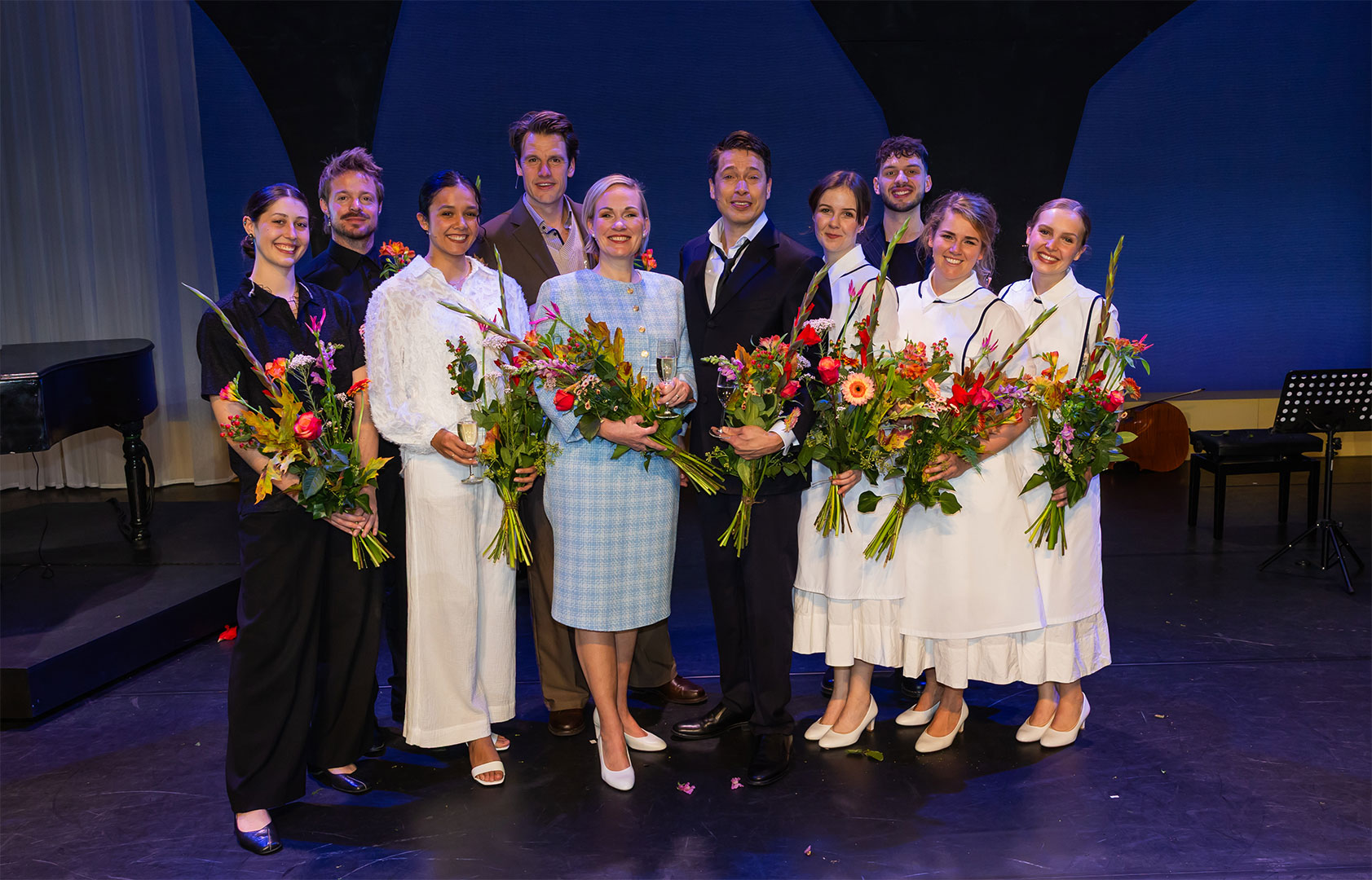 Foto van de cast van BREL – de musical