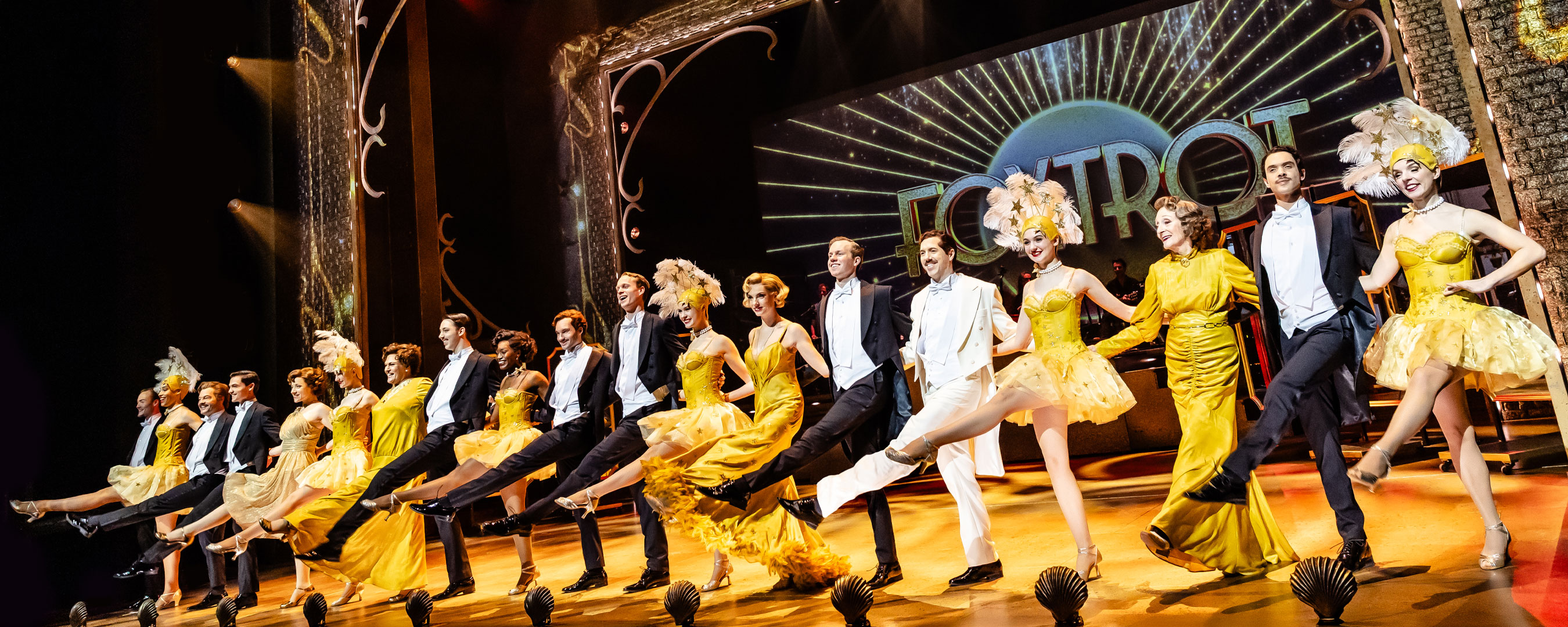 Meer scènefoto’s van Foxtrot de Musical