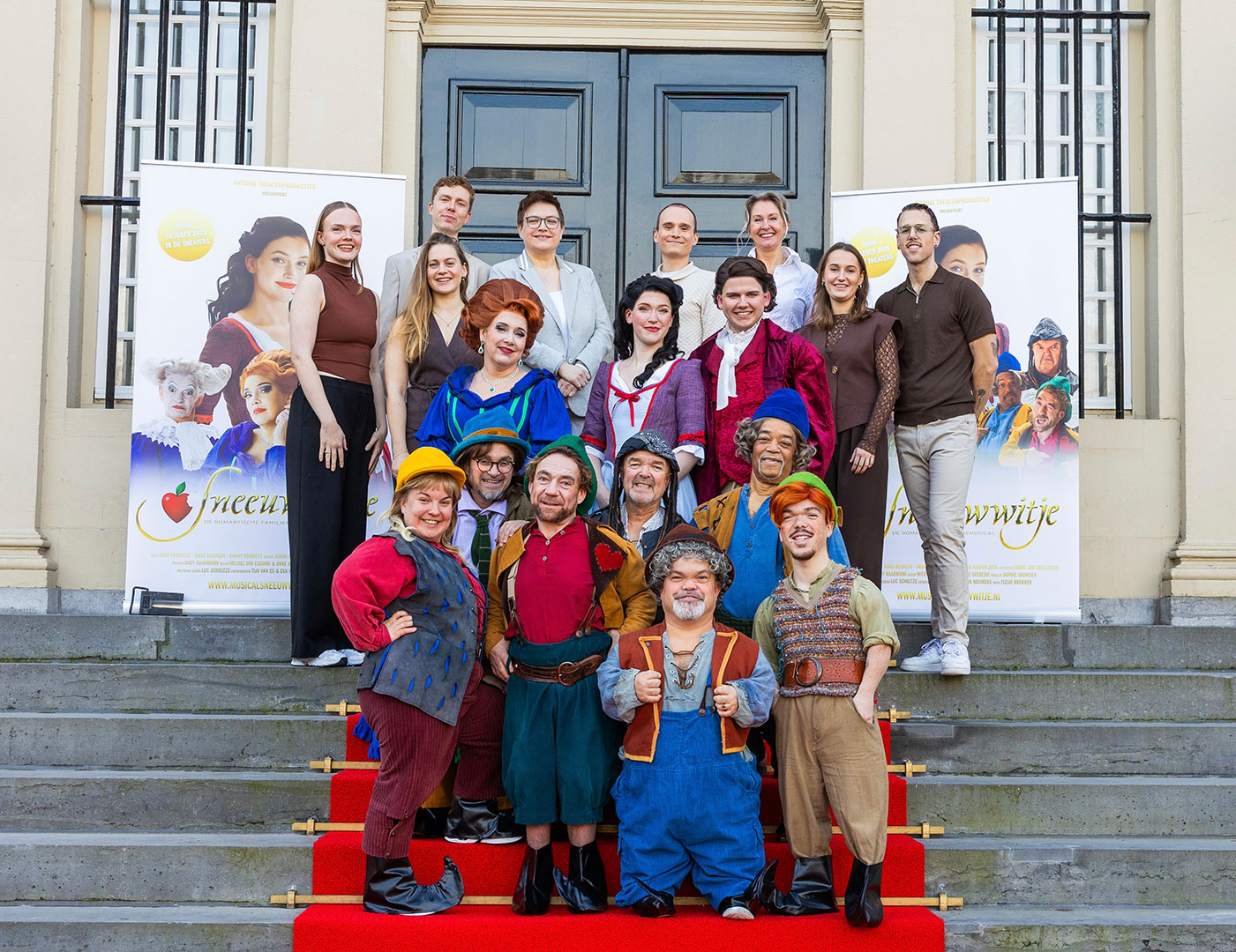 Foto van de cast van Sneeuwwitje de Musical (2026)