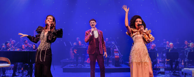 Eerste scènefoto’s van Channah Hewitt en Renée van Wegberg in WOMAN IN LOVE