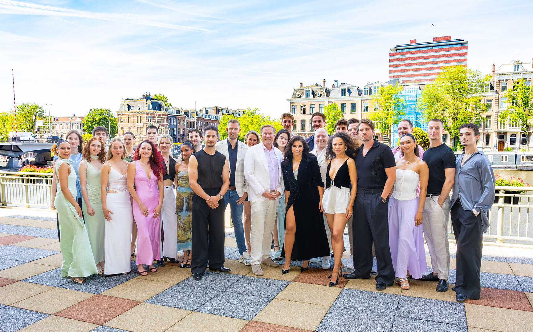 Foto van de cast van The Bodyguard (2027)